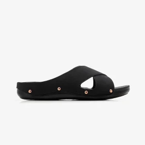 WOMEN’s CROSS-STRAP SLIDES